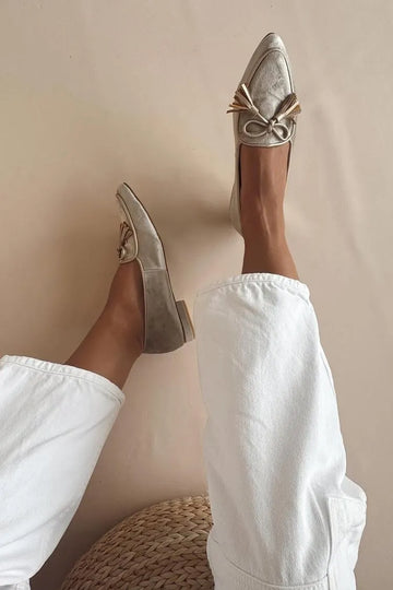 Tassels Decor Pointed Toe Light Gold Loafers