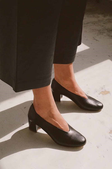 Sleek Toe Color Round Solid Elegant Black Chunky Heels
