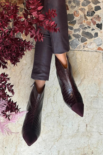 Crocodile Print Patchwork Pointed Toe Burgundy Ankle Boots
